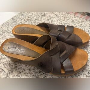 Yokono Women's Brown Suede Slide Sandals
